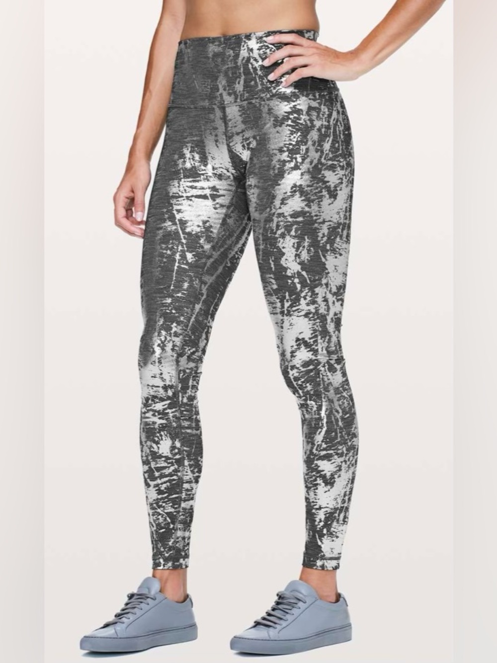 Lululemon size 2 Wunder Under 28” Foil